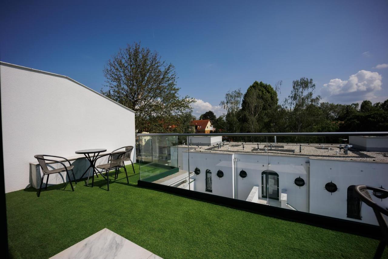Villa Bauhaus Wellness Apartman 102 Siofok Luaran gambar